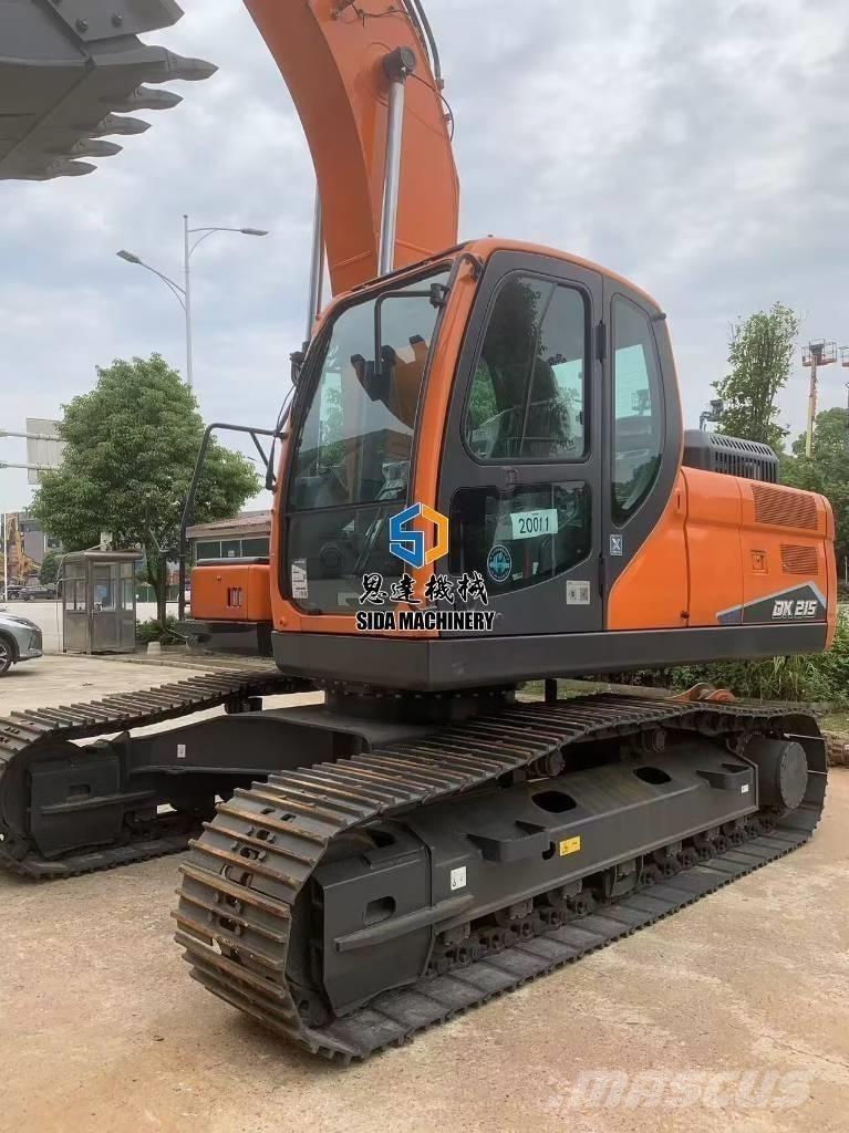 Develon DX 215 حفارات وسط 7 طن - 12 طن