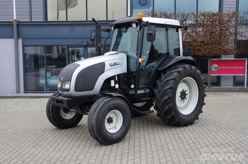 Valtra A82 الجرارات