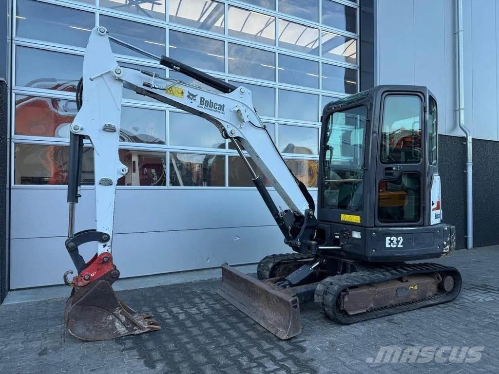 Bobcat E32 حفارات صغيرة أقل من 7 طن (حفارات صغيرة)