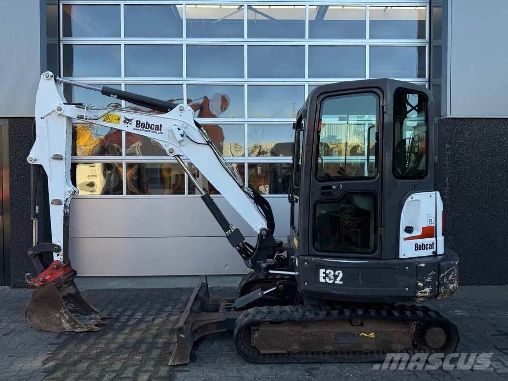 Bobcat E32 حفارات صغيرة أقل من 7 طن (حفارات صغيرة)
