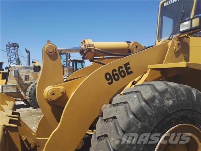 CAT 966 E لوادر بعجل