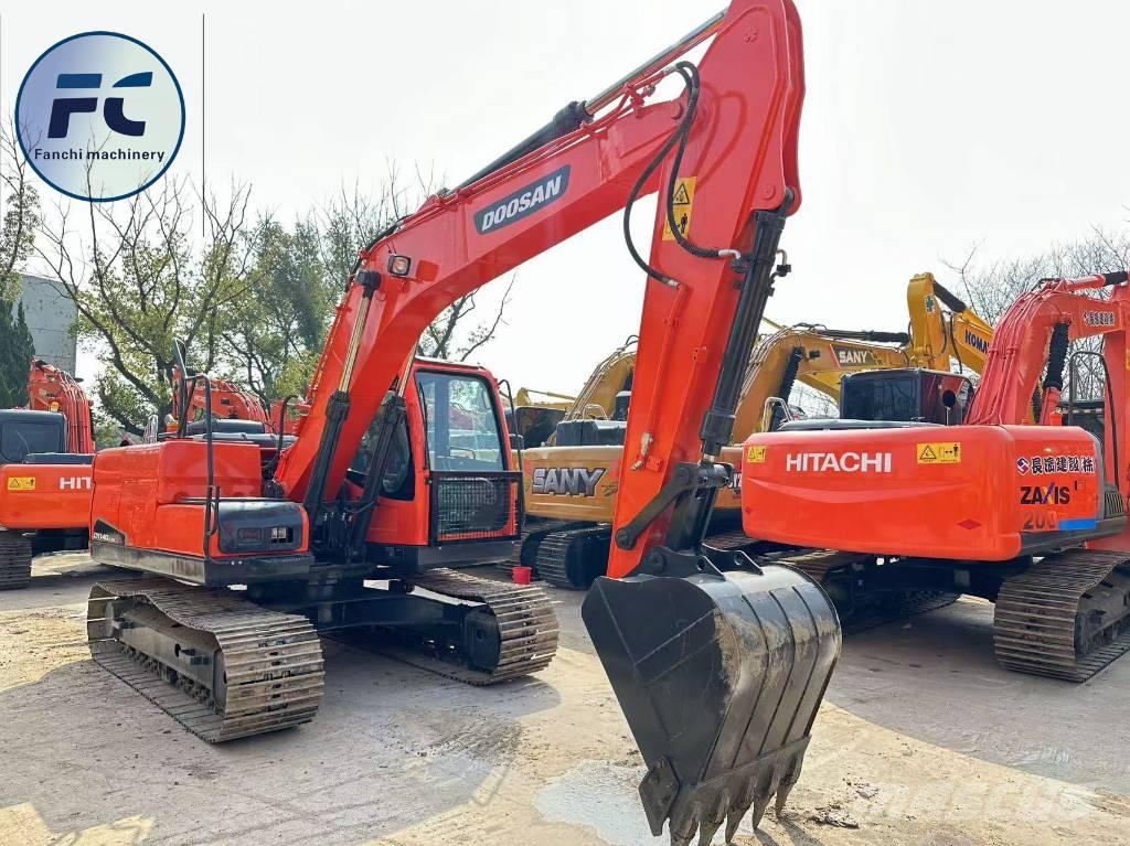 Doosan DX 140 LC حفارات زحافة