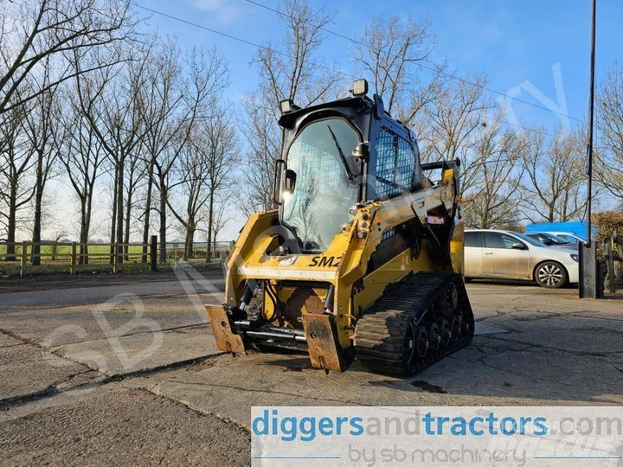 CAT 257 D لوادر انزلاقية التوجيه