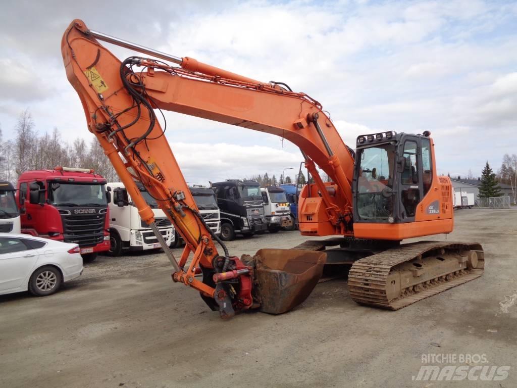 Doosan 235 LCR حفارات زحافة