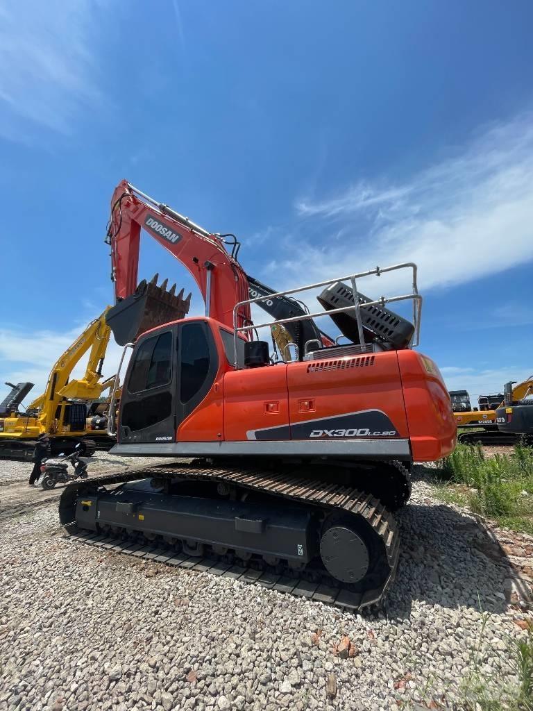Doosan DX 300 LC حفارات زحافة