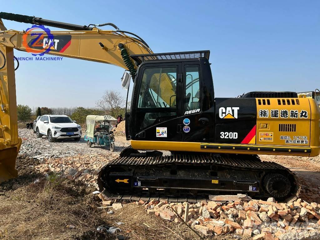 CAT 320 D2 حفارات زحافة