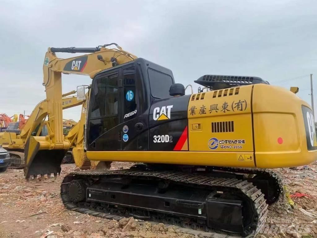 CAT CAT320D حفارات زحافة