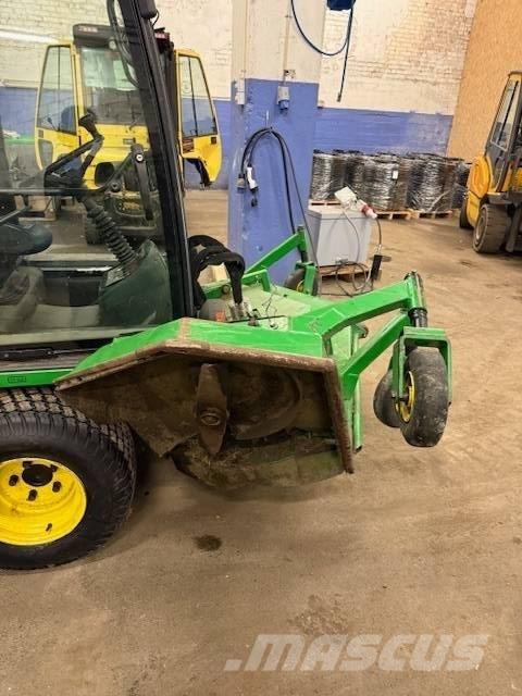 John Deere 1505 ركوب الحشائش