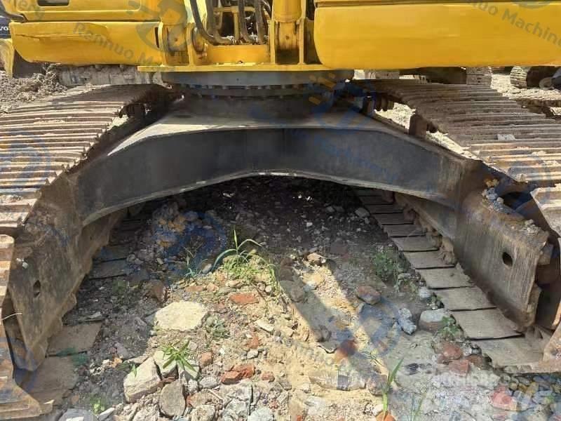 Komatsu PC220-7 حفارات زحافة