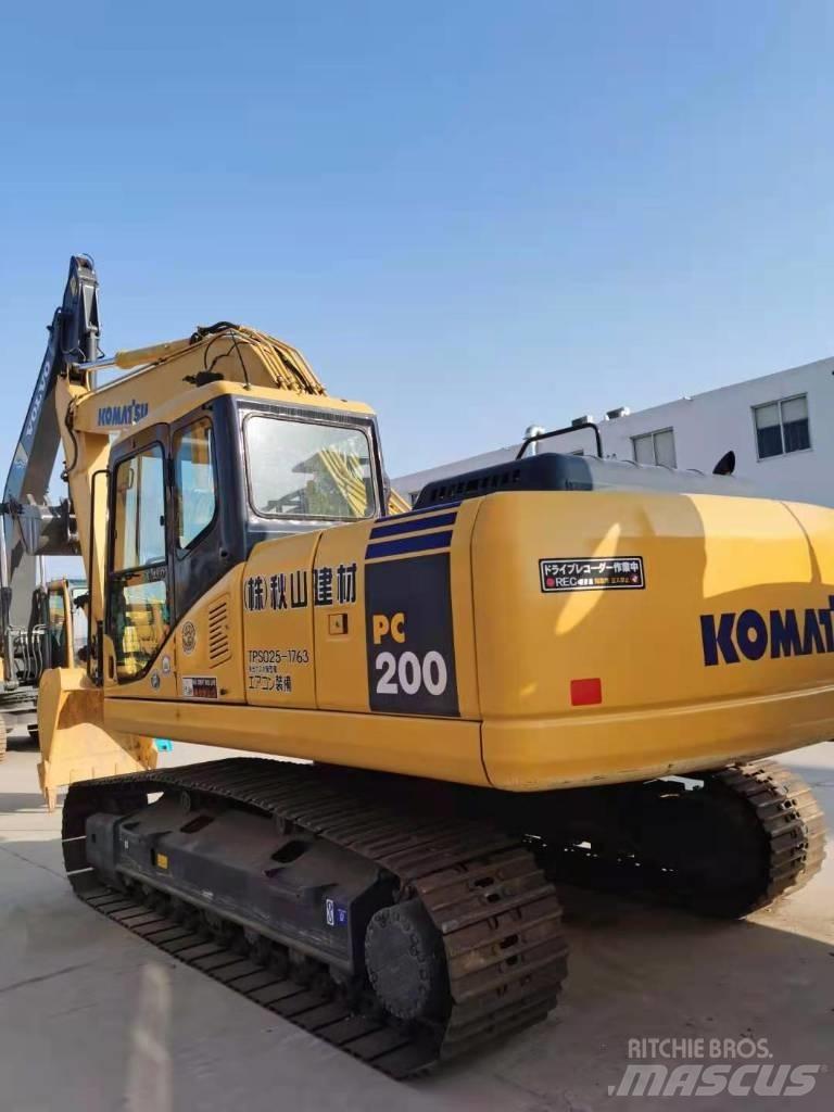 Komatsu PC 200-7 حفارات زحافة