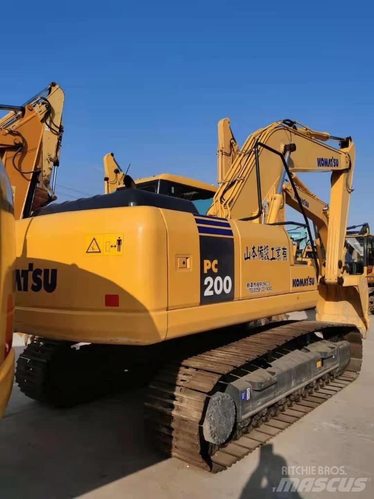 Komatsu PC 200-7 حفارات زحافة