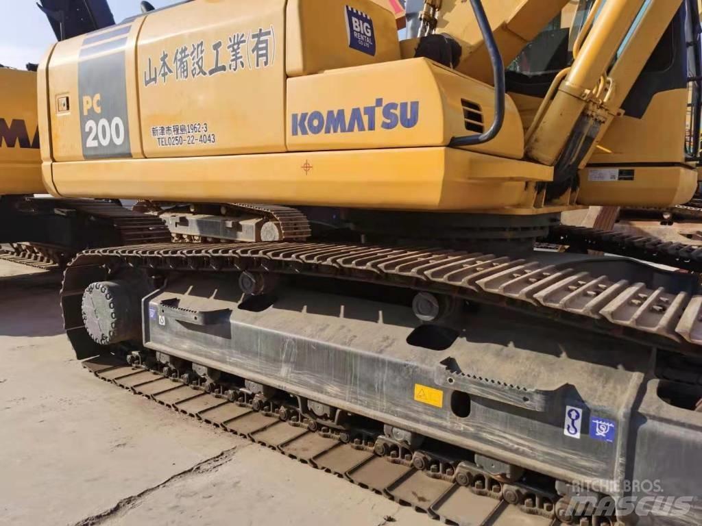 Komatsu PC 200-7 حفارات زحافة
