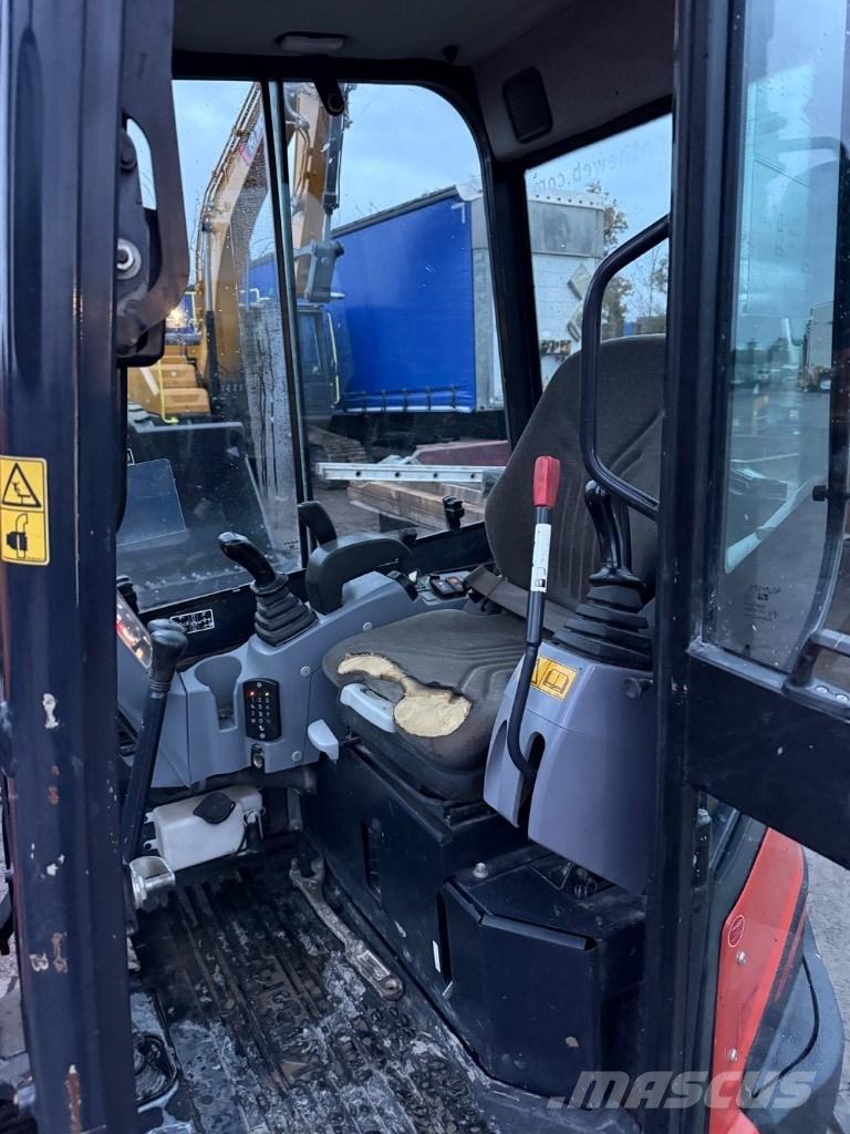 Kubota U 27-4 حفارات صغيرة أقل من 7 طن (حفارات صغيرة)