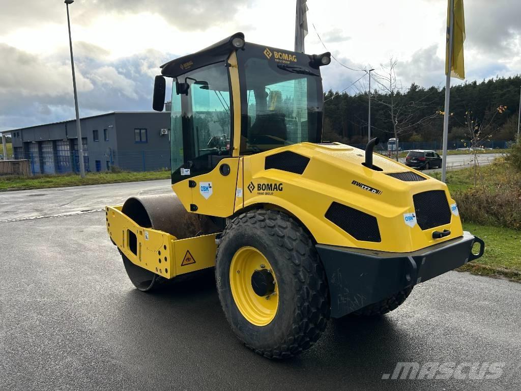Bomag BW 177 D-5 مداحل أحادية الأسطوانة