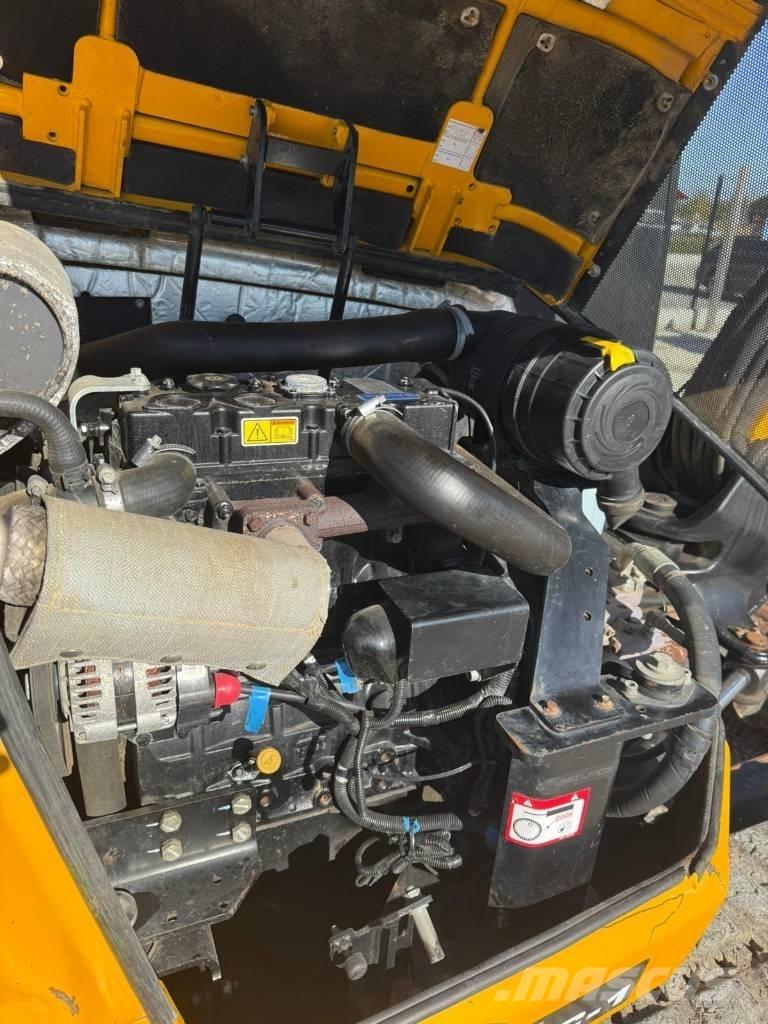 JCB 57 C-1 حفارات صغيرة أقل من 7 طن (حفارات صغيرة)