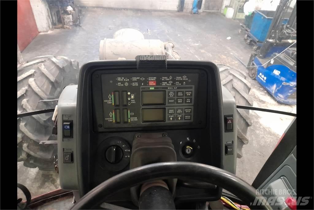 Case IH 7230 الجرارات