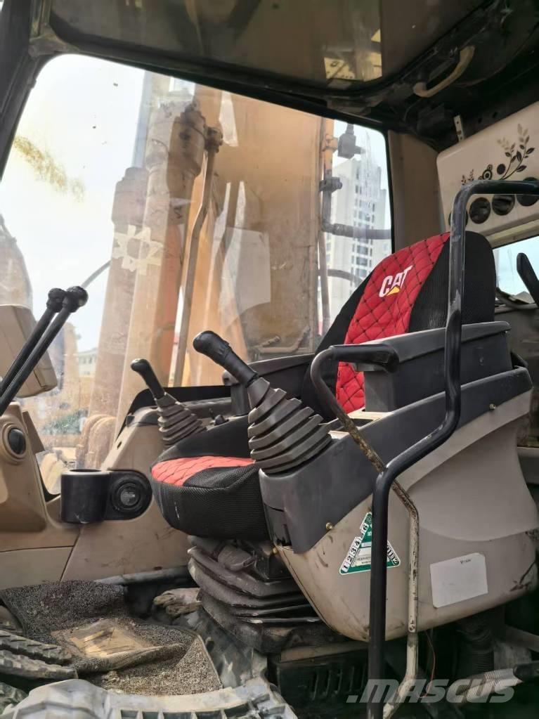 CAT 320 C L حفارات زحافة