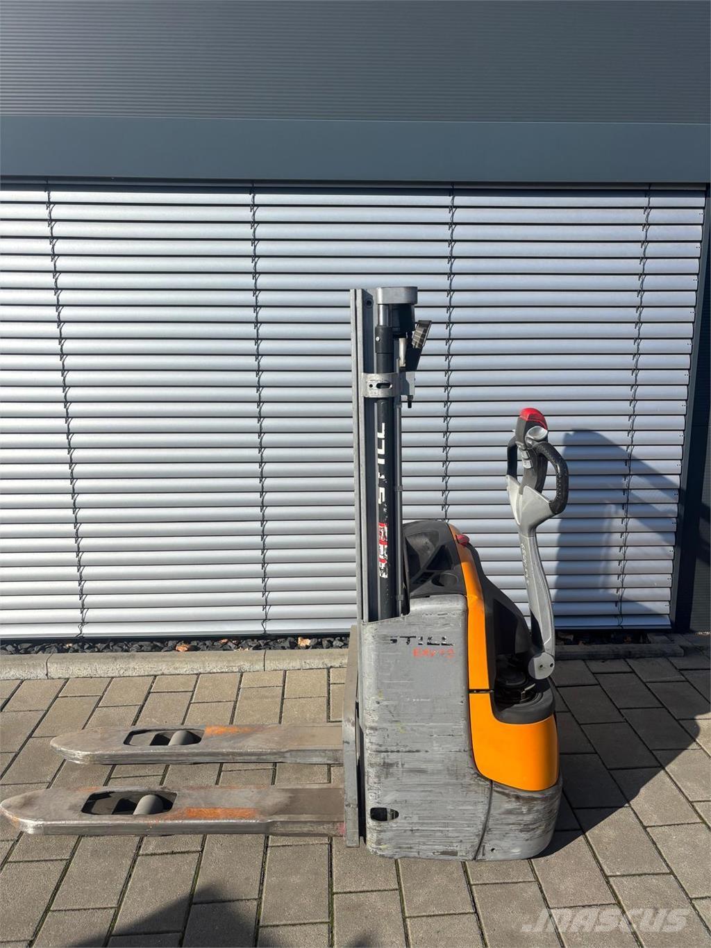 Still EXV12 شاحنات مناولة ذاتية الدفع