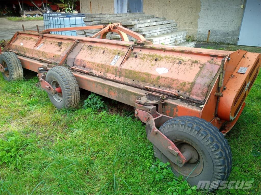 Kuhn NK 4801 ماكينات أخرى لتجهيز الأراضي