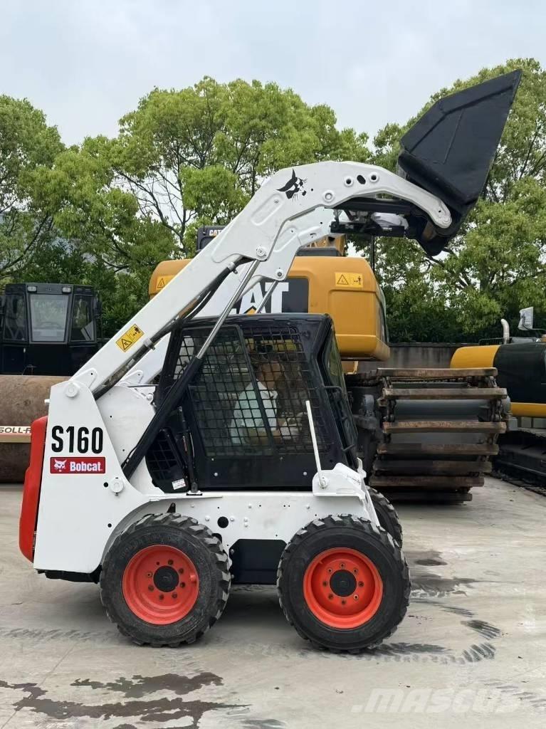 Bobcat S 160 لوادر زحافة