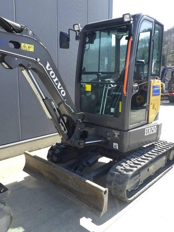 Volvo ECR 25 D حفارات صغيرة أقل من 7 طن (حفارات صغيرة)