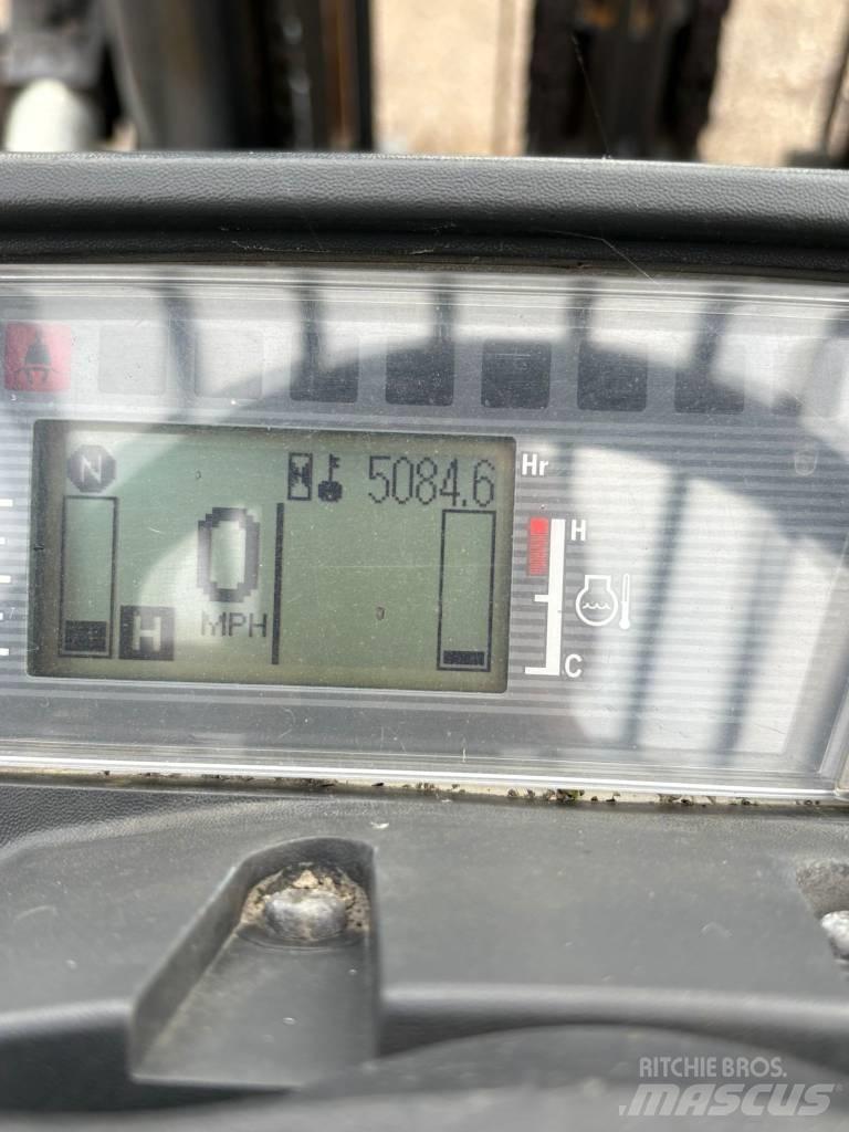 CAT DP40NT شاحنات الديزل