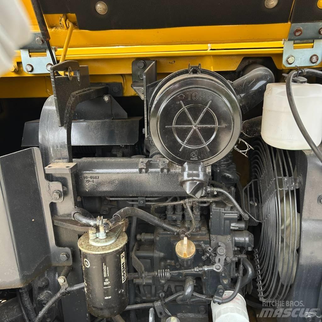 Komatsu 56-7 حفارات زحافة