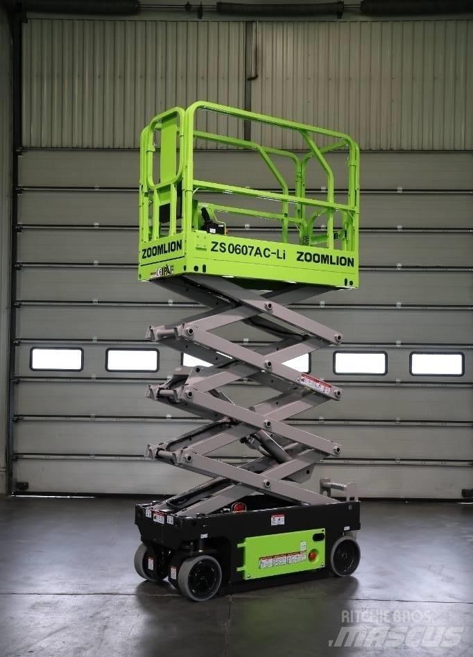 Zoomlion ZS0607AC-LI رافعات مقصية الشكل