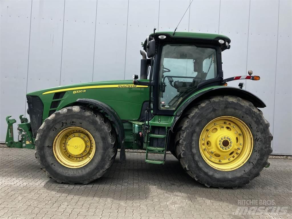 John Deere 8320R الجرارات