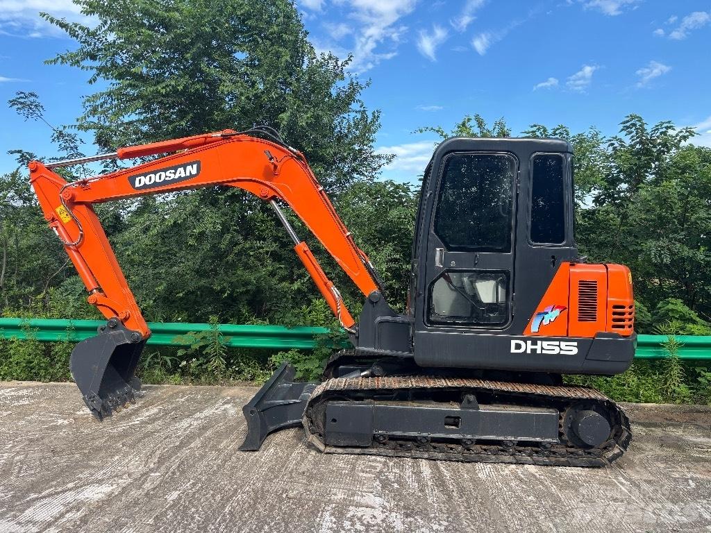 Doosan DH 55 حفارات صغيرة أقل من 7 طن (حفارات صغيرة)