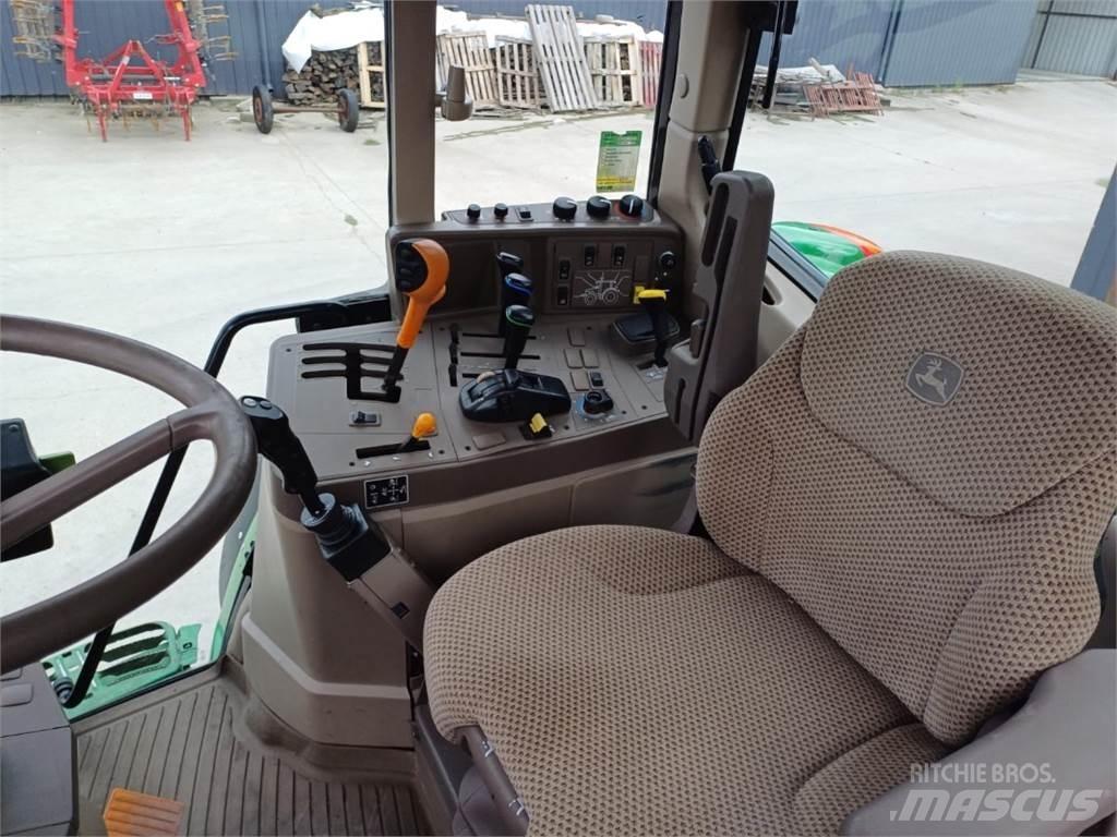 John Deere 6115 M الجرارات