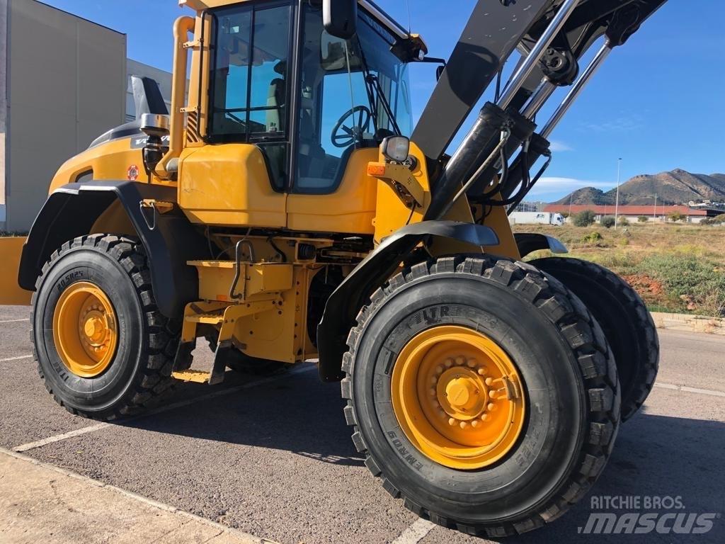 Volvo L90H لوادر بعجل