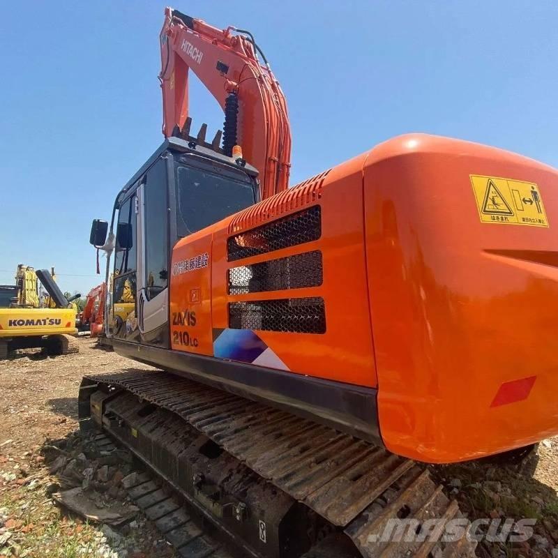 Hitachi ZX 210 حفارات زحافة