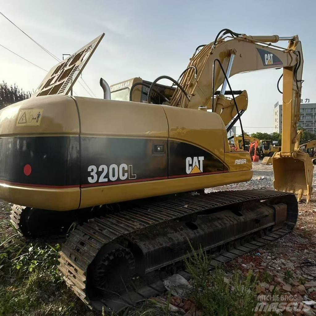 CAT 320 C حفارات زحافة