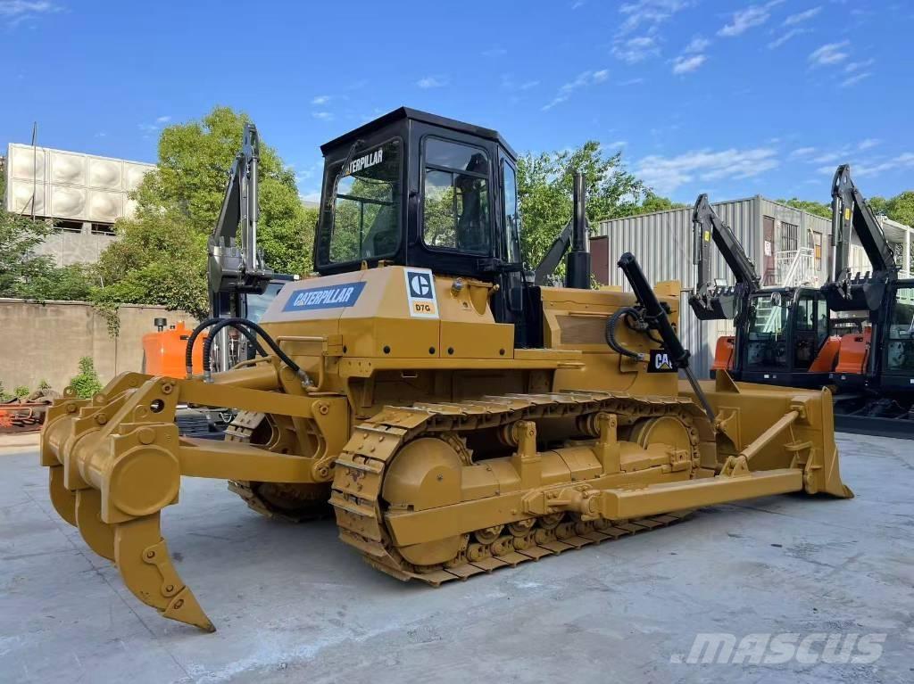 CAT D 7 G بلدوزرات مجنزرة