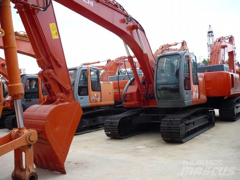 Hitachi ZX 225 US حفارات زحافة