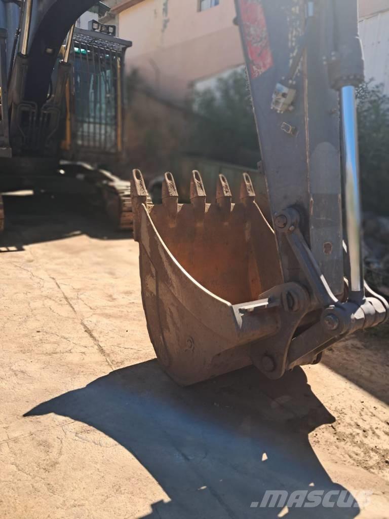 Volvo EC 210 B LC حفارات زحافة
