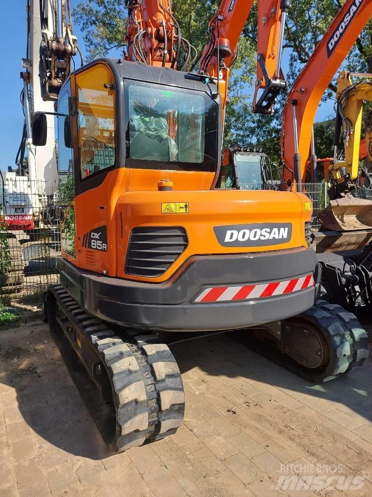 Doosan DX 85 R-3 حفارات وسط 7 طن - 12 طن