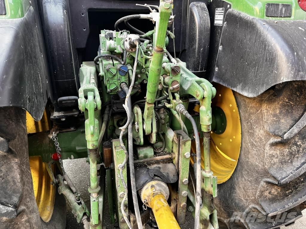 John Deere 6105R الجرارات