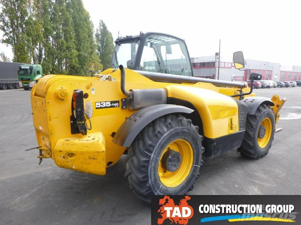 JCB 535-140 Hiviz مناولات متداخلة