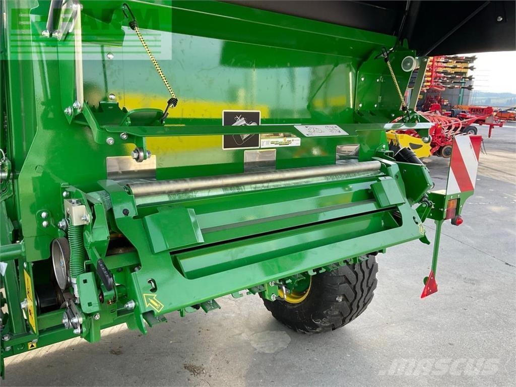 John Deere V451 M محزمات مربعة
