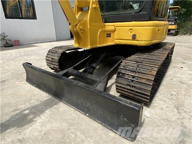 Komatsu PC 55 حفارات زحافة