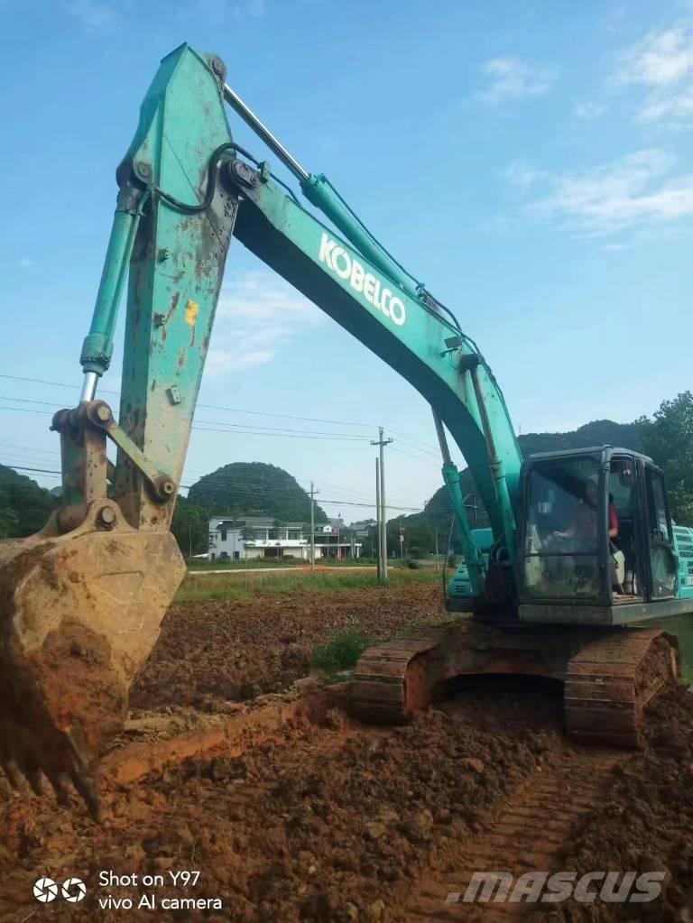 Kobelco SK200-10 حفارات زحافة