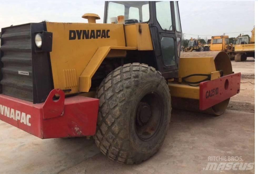 Dynapac CA 251 D مداحل أحادية الأسطوانة