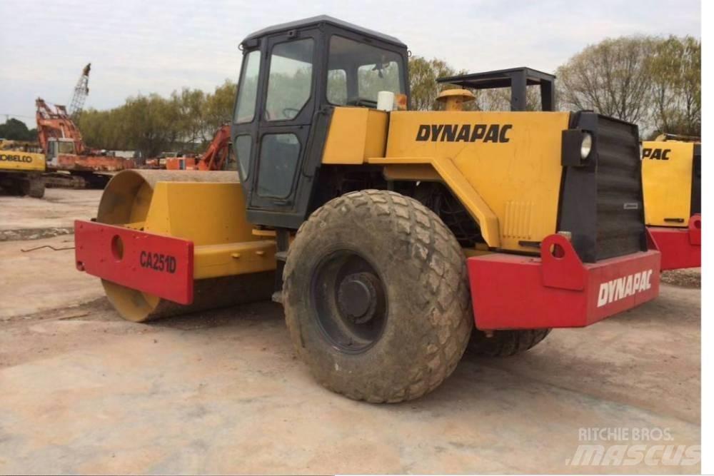 Dynapac CA 251 D مداحل أحادية الأسطوانة