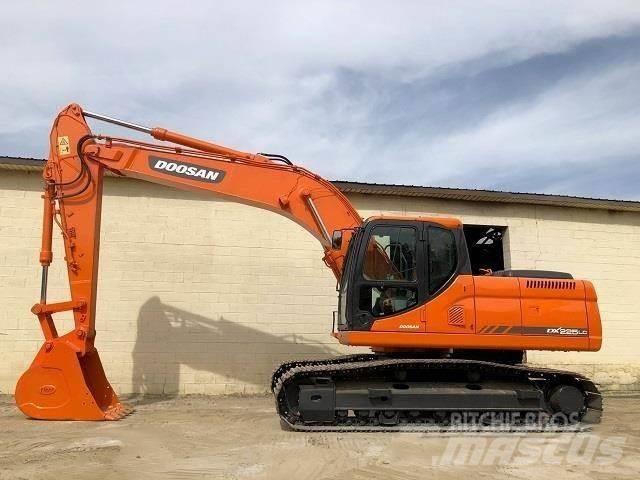 Doosan dx225 حفارات زحافة