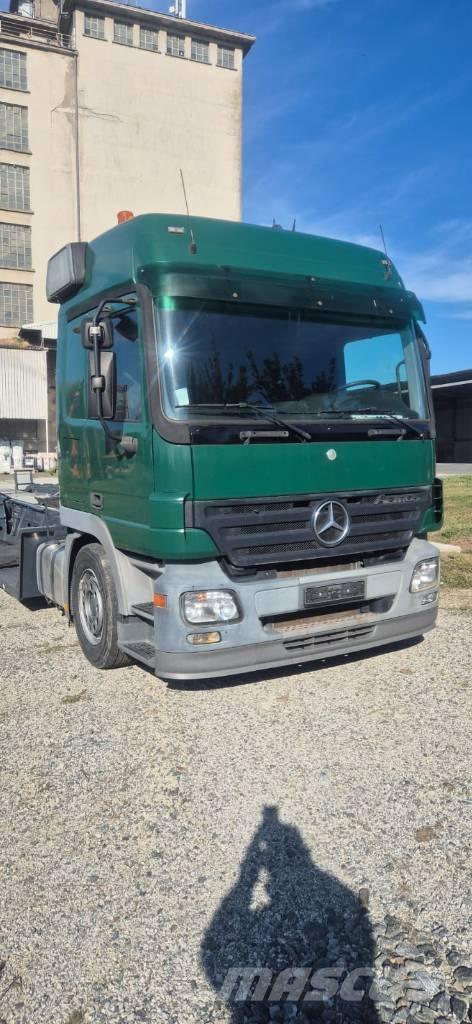 Mercedes-Benz Actros شاحنات نقل آلة الغابات