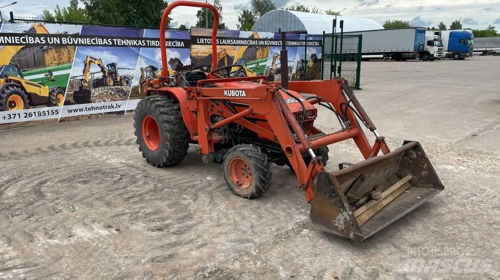 KUBOTA B20 الجرارات