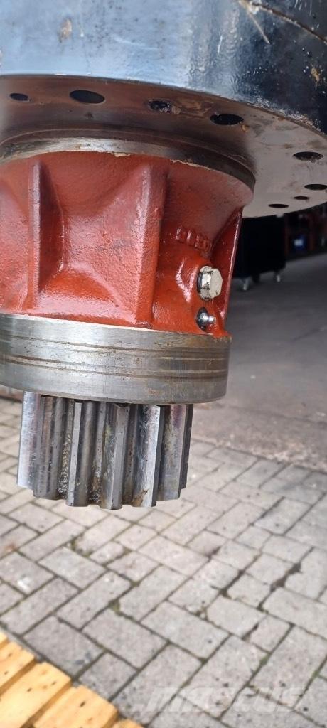 Valmet 911 . 1 حصادات