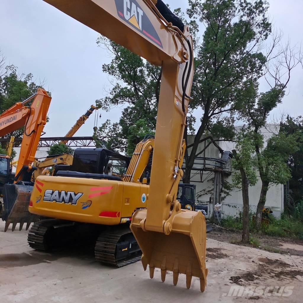 CAT 320 C L حفارات زحافة